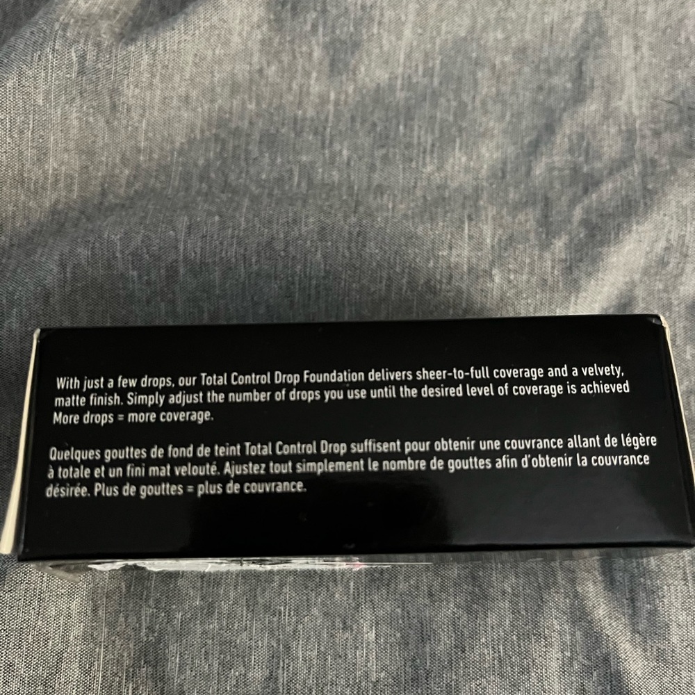 Nyx Total Control Drop Foundation - Picture 4 of 7